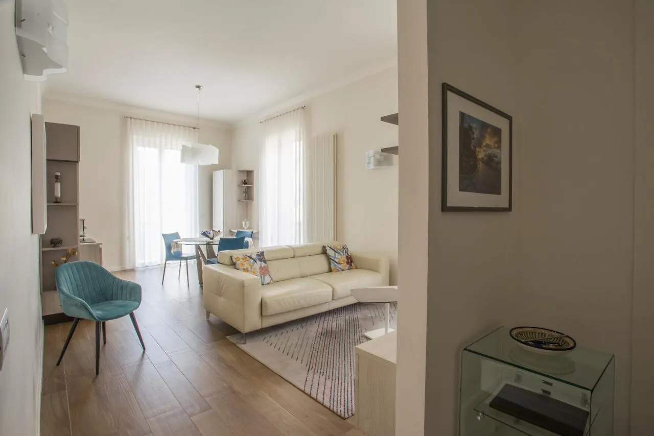 Appartamento La Casa di Nausicaa : il piacere dell'ospitalità Reggio Calabria 0*,  Italia